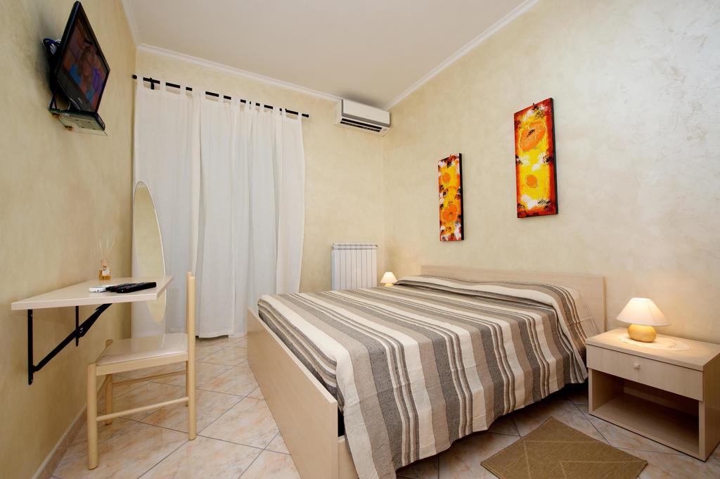 Guesthouse Holiday And Roma Dış mekan fotoğraf